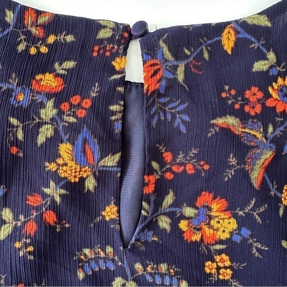 Madewell top with ruffled bell sleeves, crew  neck, straight cut & loose - Picture 10 of 13